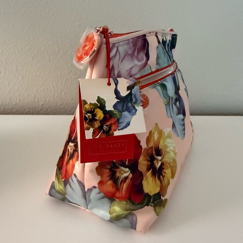 NWT Ted Baker London large, luxurious floral cosmetic bag - Picture 2 of 8